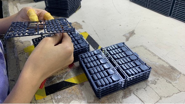 硅膠制品工廠改變傳統(tǒng)生活品質(zhì)，根源硅膠讓環(huán)保走進廚房