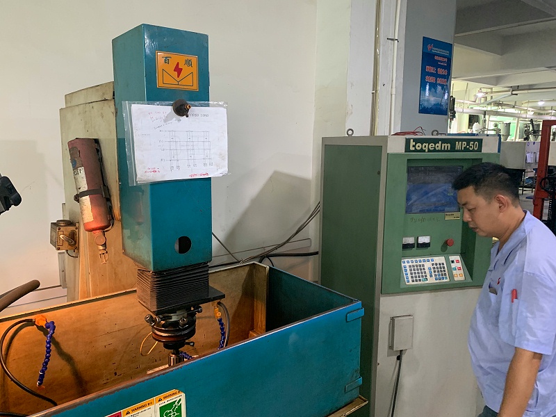 手機保護套模具生產設備
